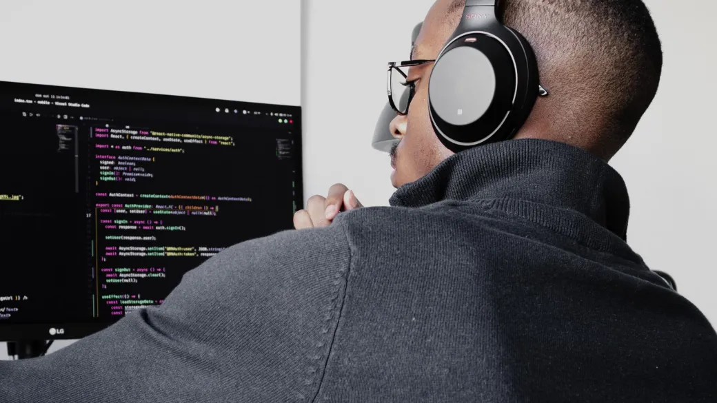 detail development partners man coding