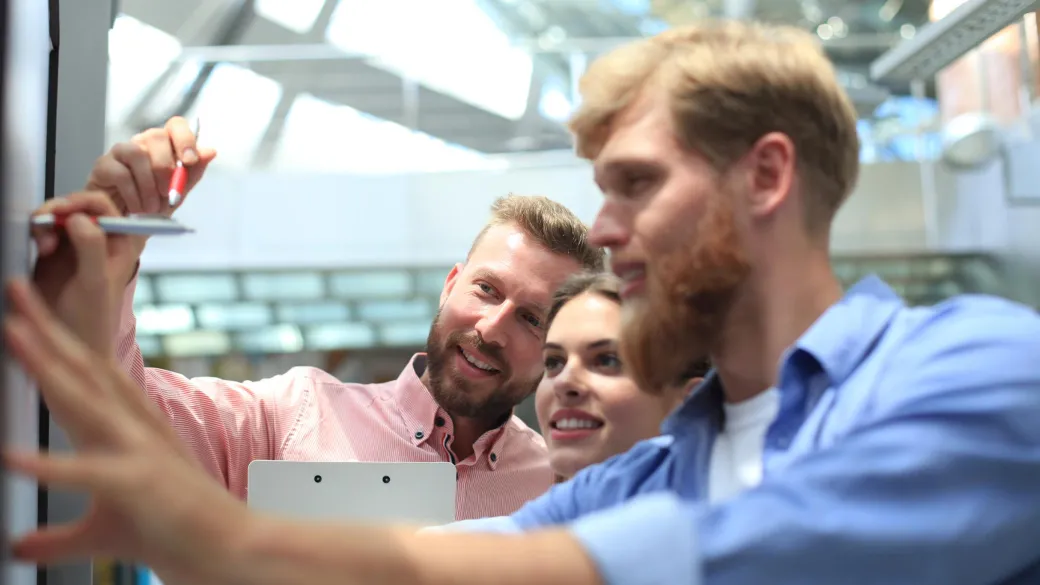 Commerce experts working together