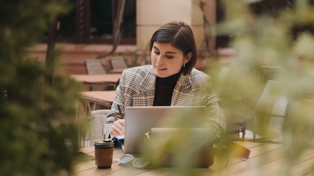 people reporting and analytics woman taking notes