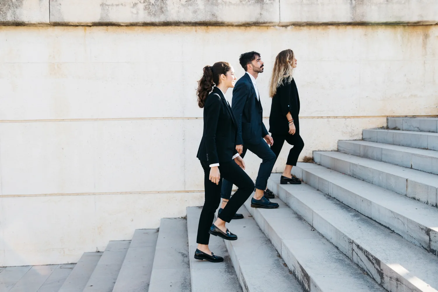 enviro_people_heading_to_office