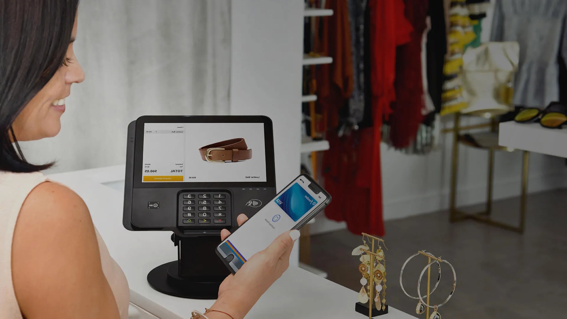 he-il-detail-in-person-payment-with-mobile-wallet