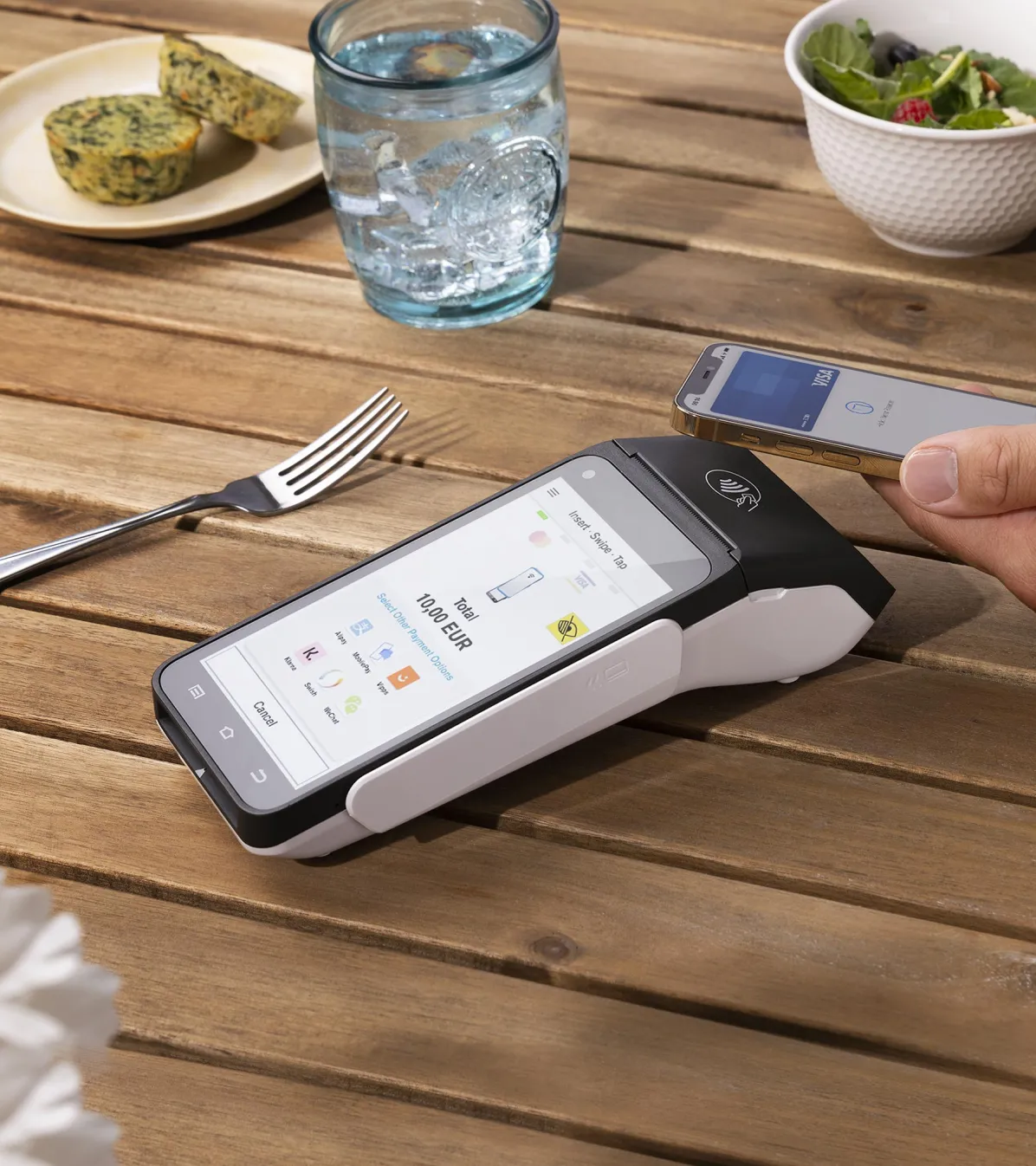 Restaurant payment close up CM5