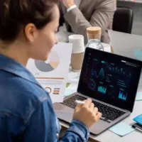 detail hosted checkout woman and analytics