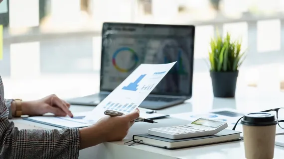 Business woman analyzing subscription reporting