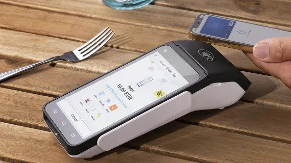 Restaurant payment close up CM5